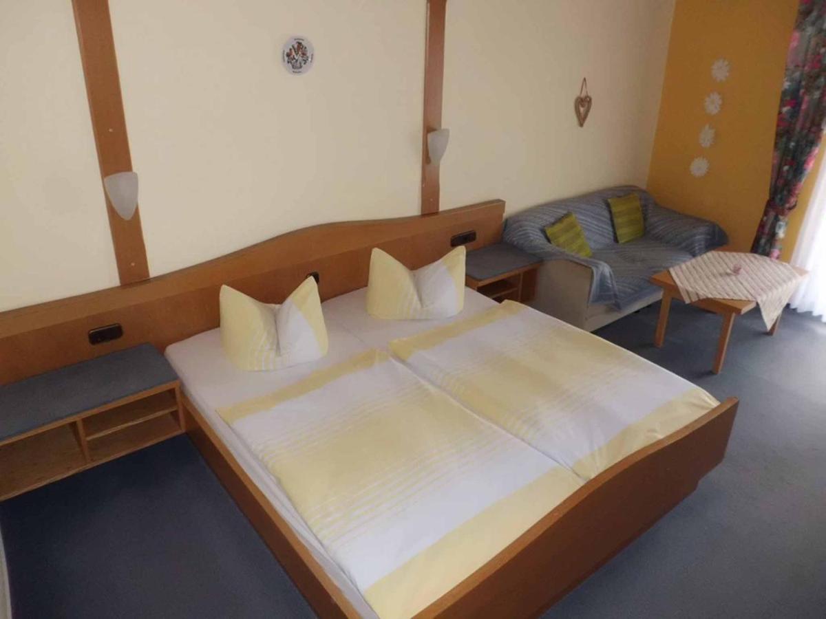 Gasthof-Metzgerei-Pension Schierlitz リムバッハ エクステリア 写真