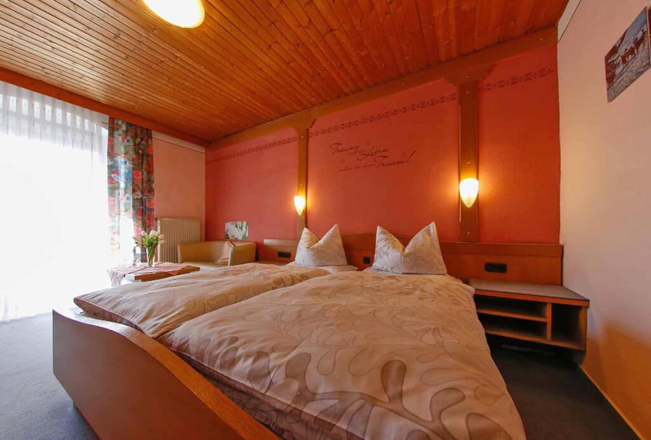 Gasthof-Metzgerei-Pension Schierlitz リムバッハ エクステリア 写真