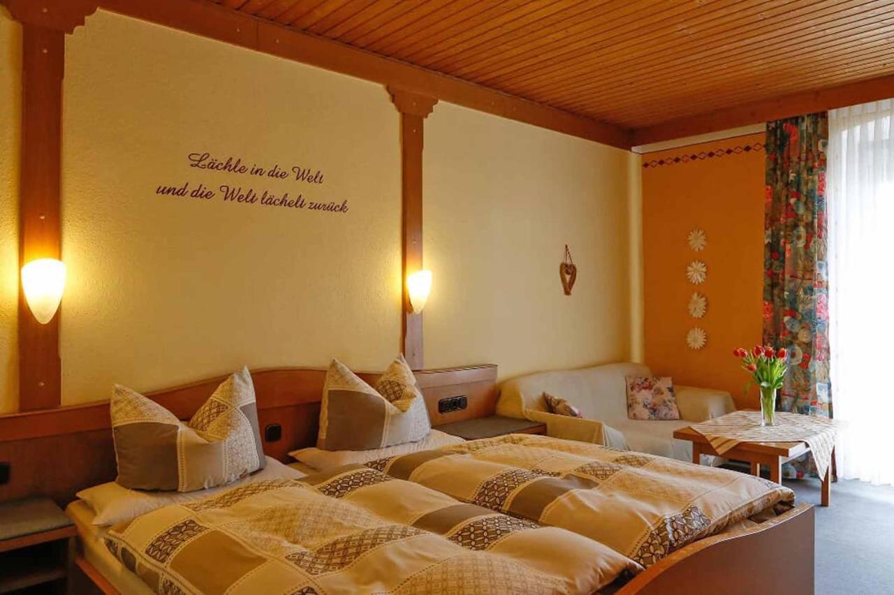 Gasthof-Metzgerei-Pension Schierlitz リムバッハ エクステリア 写真