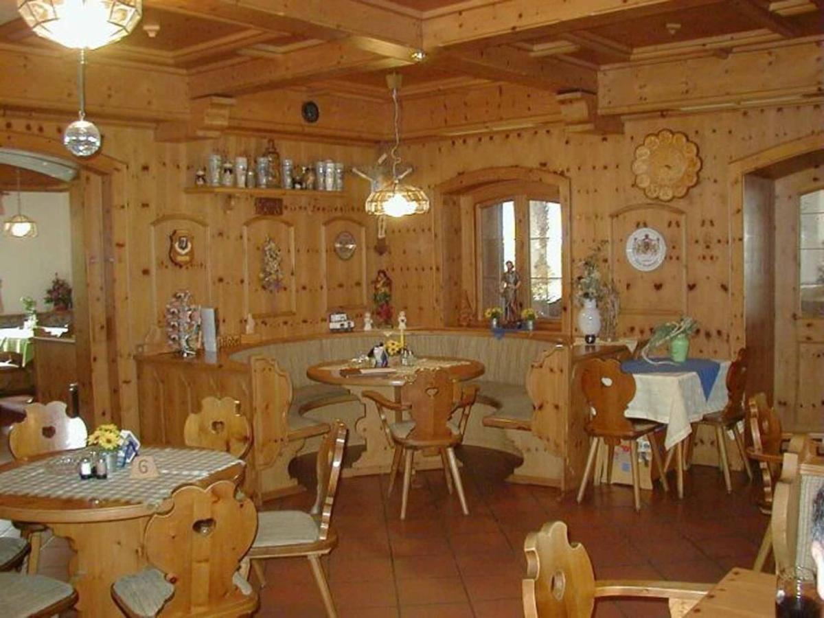 Gasthof-Metzgerei-Pension Schierlitz リムバッハ エクステリア 写真