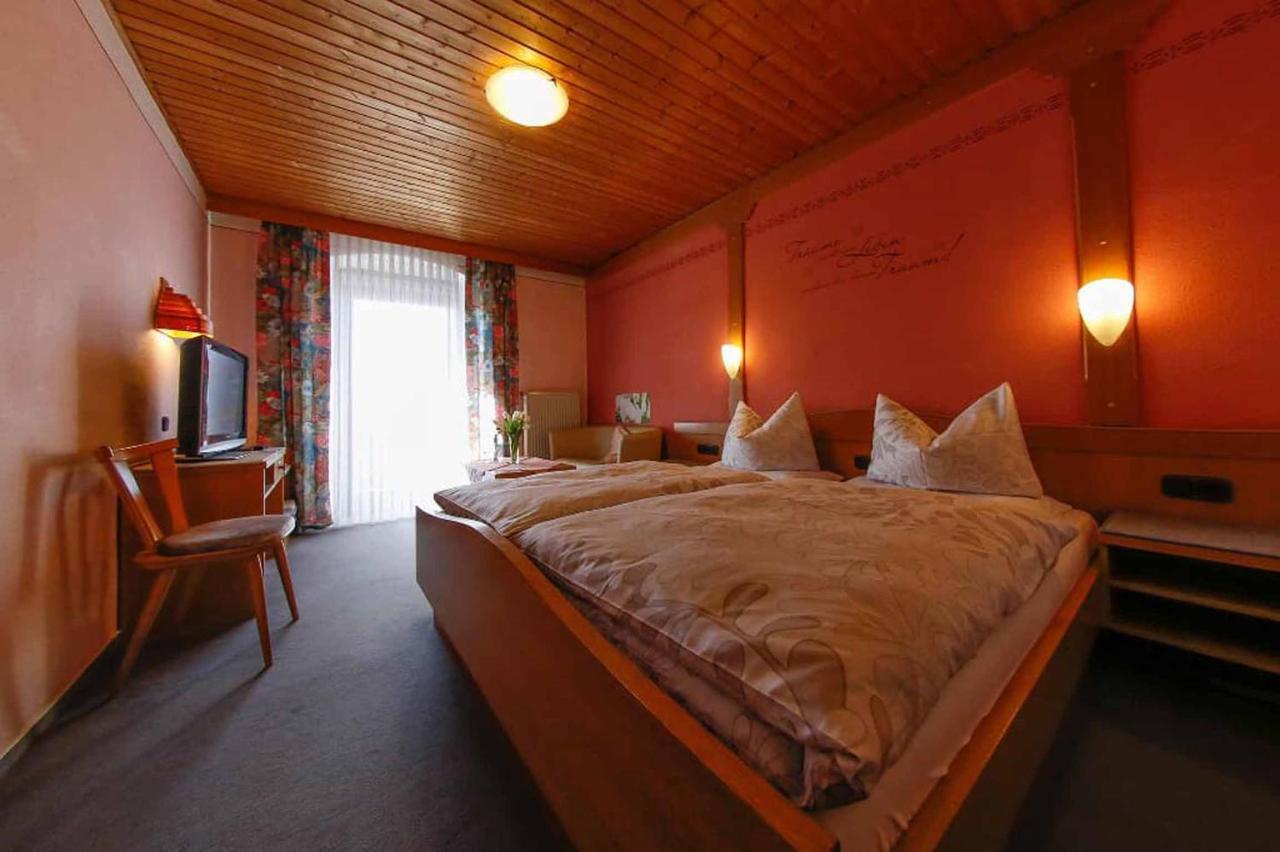 Gasthof-Metzgerei-Pension Schierlitz リムバッハ エクステリア 写真
